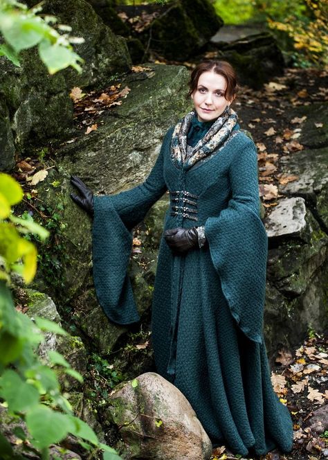 Mother Of The Bride Inspiration, Tv Costume, Michelle Fairley, Game Of Thrones Outfits, Catelyn Stark, Got Costumes, Game Of Thrones Cosplay, Game Of Thrones Costumes, Jacquard Top