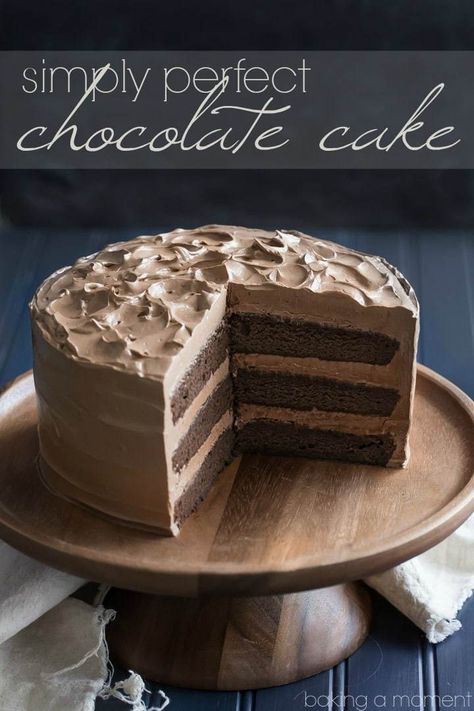 Simply Perfect Chocolate Cake: this is the BEST chocolate cake recipe out there. So simple to make, moist, and with tons of dark chocolate-y flavor! The Best Chocolate Cake Recipe, Minuman Starbucks, Best Chocolate Cake Recipe, Chocolate Swiss Meringue Buttercream, Chocolate Cake From Scratch, The Best Chocolate Cake, Perfect Chocolate Cake, Marble Cake Recipes, Coconut Dessert