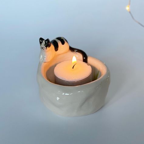 Clay Candle Holders Diy, Diy Photo Holder, Cat Candle Holder, Clay Candle Holders, Tea Candle Holders, Pottery Candle Holder, Cat Candle, Clay Candle, Pottery Candle