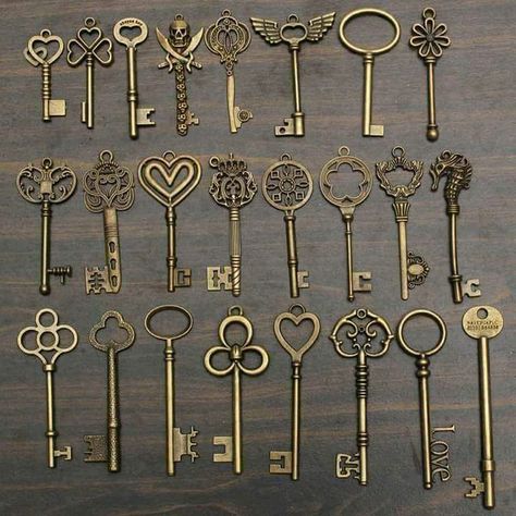 Key Crafts, Key Charms, Old Keys, Vintage Key, Antique Keys, Key Jewelry, Vintage Keys, Key To My Heart, Accessories Jewelry