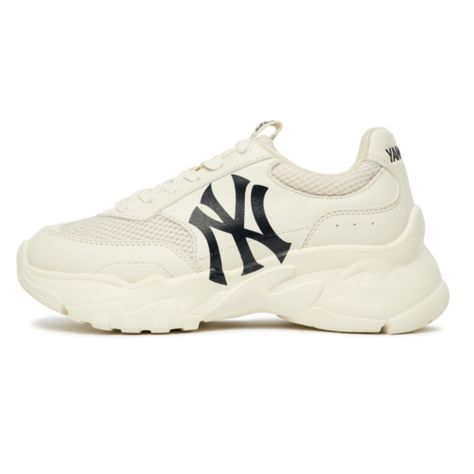 MLB Big Ball Chunky Mesh New York Yankees Shoes Cream 3ASHCE12N-50CRS. New York Yankees Shoes, Yankees Shoes, Mlb Shoes, Mlb Yankees, Shoes Cream, Vietnam Fashion, Fashion Leaders, Outfit Korean, Cream Shoes