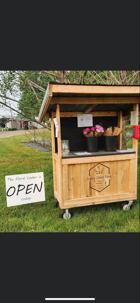 Easy Roadside Egg Stand, Diy Produce Stand Roadside, Flower Roadside Stand, Flower Stand Roadside, Farm Stand On Trailer, Growing Cut Flowers, Flowers For Sale, Flower Truck, Farm Stand