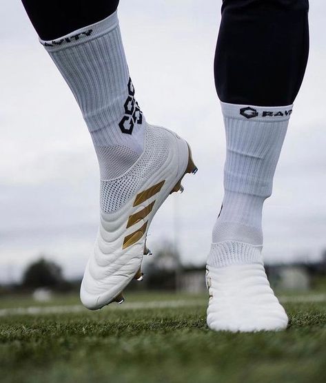 Soccer | Football no Instagram: “The Copa Golds ✨... • • • 📸 @spaceofsoccer • • • #cleats #cleatstagram #footballboots #messi #nikecleats #vapor #superfly #nikesoccer…” Adidas Soccer Boots, Cheap Soccer Cleats, Concept Sneakers, Best Soccer Shoes, Adidas Soccer Shoes, Adidas Cleats, Nike Football Boots, Nike Cleats, Turf Shoes