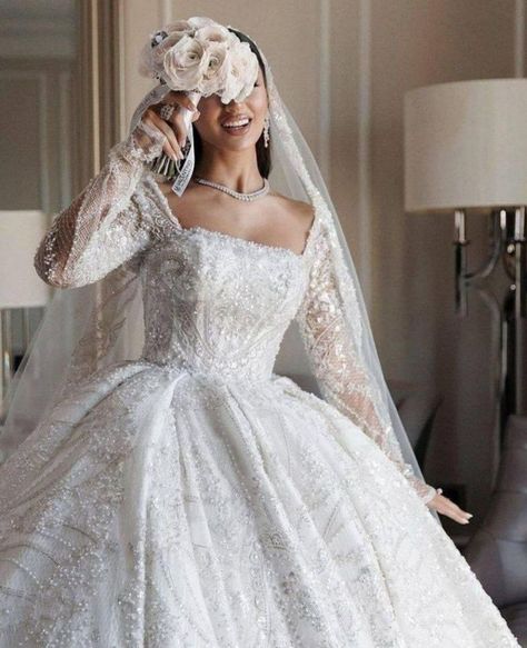 Beaded Wedding Gowns, Wedding Dress Bustle, Bride Dress Simple, Classy Wedding Dress, Stylish Wedding Dresses, Pretty Wedding Dresses, Fancy Wedding Dresses, White Wedding Dress, Fancy Wedding