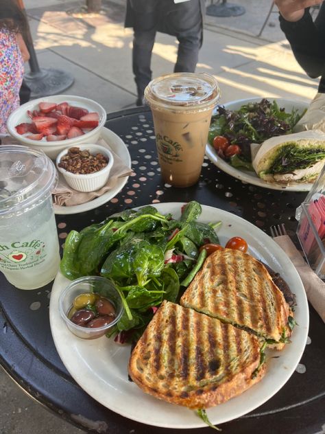 Los Angeles Coffee Shop Aesthetic, Cafe Lunch Aesthetic, California Cafe Aesthetic, Los Angeles Cafe Aesthetic, Los Angeles Coffee Shops, Vegan Cafe Aesthetic, Cafe Lunch Menu Ideas, Summer Cafe Aesthetic, Urth Cafe Aesthetic