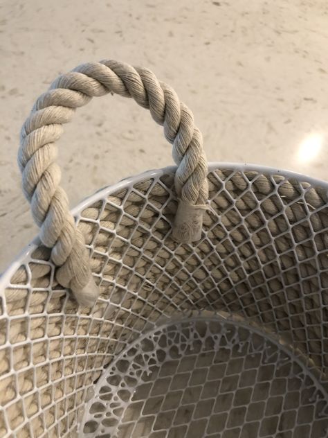 DIY Dollar Tree Rope Basket - the House house % Dollar Tree Wire Basket Ideas, Dollar Tree Baskets, Tree Rope, Diy Rope Basket, Mini Chalkboards, Rope Baskets, Basket Decor, Rope Crafts Diy, Nautical Rope