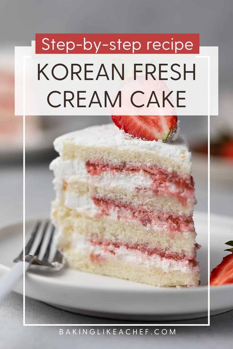 Korean Genoise Cake, Korean Strawberry Cake Recipe, Strawberry Shortcake Sponge Cake, Korean Cream Cake Recipe, Korean Whipped Cream Cake, Asian Cream Cake, Korean Fresh Cream Cake, Korean Cream Cake, Strawberry And Cream Cake Recipe