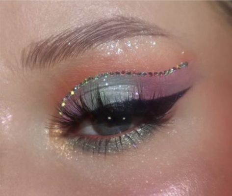 21st Aesthetic, Unconventional Makeup, Makeup 2018, Fun Makeup, Eye Fashion, Casual Makeup, Alternative Makeup, Face Beat, Unique Makeup