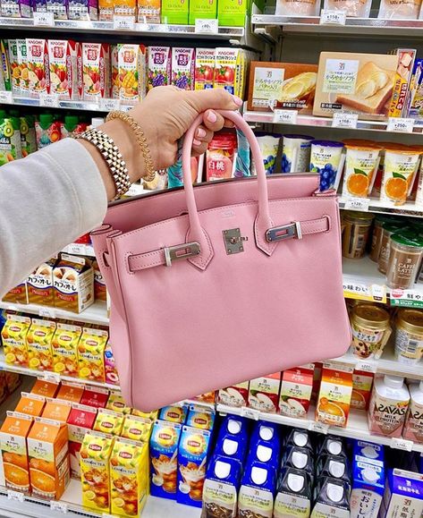 Hermès Paris Club on Instagram: “The dazzling Birkin 25cm in Rose Sakura, Swift leather PHW 🌸 CHP Member: @vintagedolls.life Thank you for sharing! ⚡️ ClubHermesParis” Rose Sakura Birkin, Hermes Birkin Ostrich, Paris Club, Sakura Bloom, The Dazzling, Ostrich Leather, Dior Handbags, Bvlgari Bags, Celine Bag