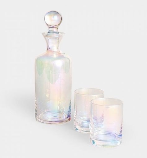 Gin Decanter, Whisky Decanter, Refreshing Summer Cocktails, Rainbow Pearl, Decanter Set, Hanging Wall Mirror, Gin Tonic, Glassware Collection, Glass Decanter