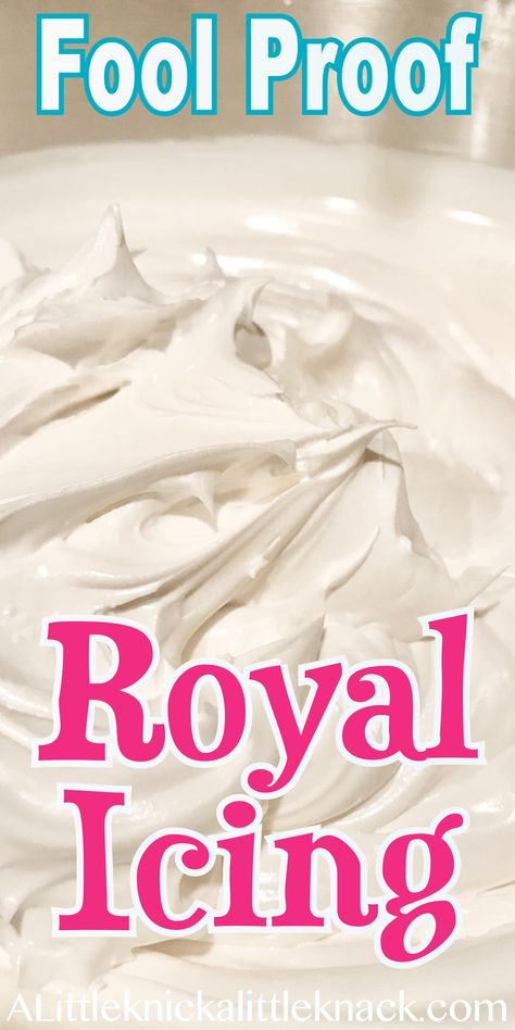 Best Royal Icing Recipe, Sugar Cookie Icing Recipe, Easy Royal Icing Recipe, Royal Recipe, Cookie Icing Recipe, Holiday Sugar Cookies, Best Sugar Cookie Recipe, Sugar Cookie Icing, Icing Frosting