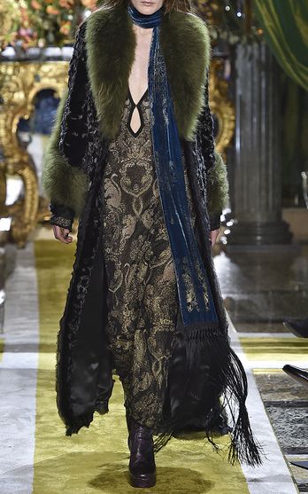 Roberto Cavalli Look 47 on Moda Operandi Look Gatsby, Look Boho Chic, Mode Boho, Zoe Kravitz, Winter Mode, Mode Inspo, Estilo Boho, Mode Vintage, Emilio Pucci