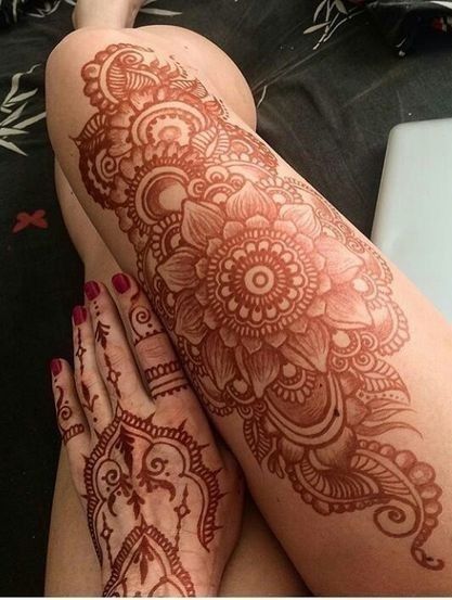 Nikkah Henna, Brown Tattoos, Henna Motive, Tattoo Bein Frau, Thigh Henna, Henna Ink, Henne Tattoo, Cute Henna Tattoos, Henna Inspiration