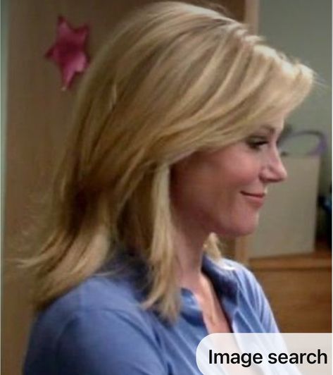 Clair Dunphy Hair, Modern Family Claire Hair, Claire Modern Family Haircut, Claire Dunphy Hair, Julie Bowen Haircut, Julie Bowen Hair, Julie Bowen Modern Family, Claire Hair, Claire Dunphy