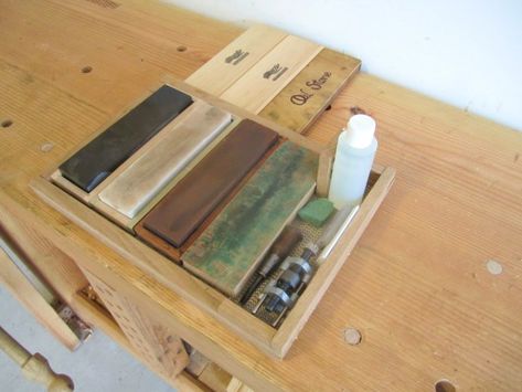 Sharpening Station, Sharpening Knives, Chisel Sharpening, Tool Storage Diy, Shop Projects, Sharpening Tools, Chip Carving, Sharpening Stone, Woodworking Workshop