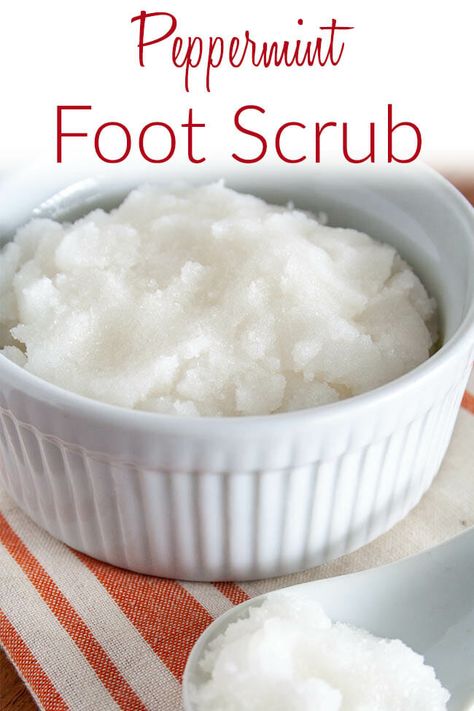 Diy Foot Scrub Recipes, Foot Scrub Recipe, Homemade Foot Scrub, Peppermint Foot Scrub, Herbal Cosmetics, Nontoxic Beauty, Diy Beauty Treatments, Sugar Scrub Recipe, Sugar Scrub Diy