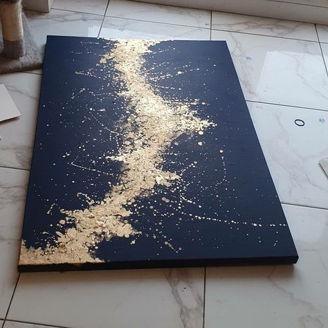 Navy and gold textured abstract painting Navy And Gold Painting, Gold Art Painting Diy Projects, Navy And Gold Artwork, Diy Gold Canvas Art, Gold Drawing Ideas, Abstract Gold Art, Navy Abstract Painting, Black White And Gold Art, Metallic Abstract Painting