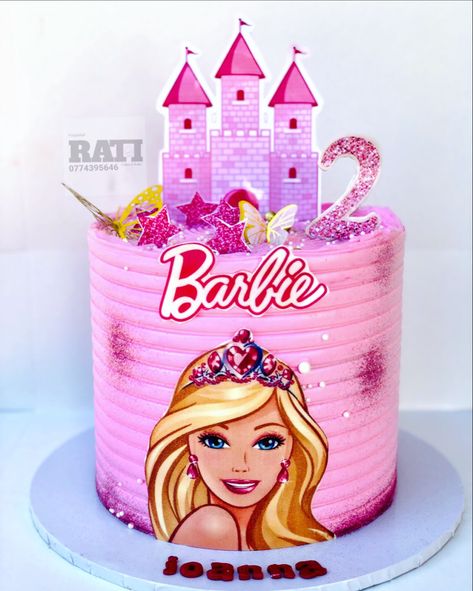 Barbie Birthday Cakes For Kids, Barbie Pasta, Pink Birthday Cake Ideas, Barbie Themed Cake, Barbie Cake Designs, Cake Barbie, Pirate Ship Cakes, Buttercream Designs, Pink Birthday Cake