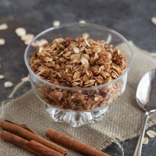 You'll love how nutritious and delicious this Slow Cooker Honey Cinnamon Granola is! Enjoy as breakfast or snack or as a topping on yogurt and more! Cinnamon Granola Recipe, Peanut Butter Overnight Oats, Yogurt Toppings, Cinnamon Granola, Apple Cinnamon Rolls, Homemade Trail Mix, Honey Cinnamon, Granola Recipe, Fall Foods