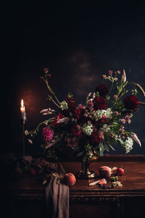 Lexa Y Clarke, Laid Back Wedding, Floral Arranging, Dark Wedding, Dark Flowers, Moody Wedding, Gothic Wedding, Dark Floral, So Excited