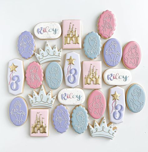 Kelsey Fuhrmann (@frances.and.frosting) | Instagram Disney Princess Cookies, Baby Shower Girl Diy, Disneyland Birthday, Princess Cookies, Disney Princess Birthday Party, Princess Theme Birthday, Princess Theme Birthday Party, Disney Cookies, Disney Baby Shower