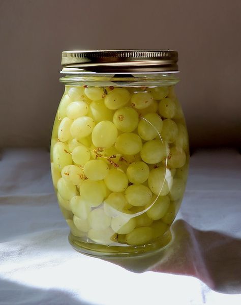 Pickled Grapes - The Insufficient Kitchen Pickled Grapes Recipe, Pickled Fruit, Sous Vide Recipes, Salad Sauce, Pickled Vegetables, Jewish Recipes, Gf Recipes, Chicken Livers, Cheese Platters