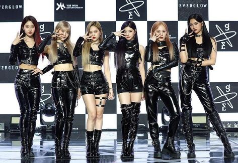 Spandex Outfits, Queen Outfits, Pvc Vinyl, Pop Singers, Kpop Fashion Outfits, Leather Dresses, Girl Bands, Stage Outfits, Kpop Girl Groups