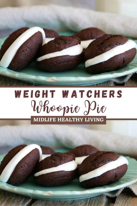 Whoopie pies are perfect for a snack, family gathering or just because. This Weight Watchers friendly Whoopie Pie recipe is so simple you will want to make them all the time. There is only 4 Weight Watchers Freestyle Smart Points in each serving! So let’s get to the recipe so you can enjoy them with a nice glass of ice cold milk. Weight Watchers Frosty Recipe, Easy Whoopie Pies Cake Mixes, Weight Watchers Pie, Healthy Whoopie Pies, Ww Chocolate Frosty, Weight Watchers Chocolate Frosty Recipe, Pumpkin Whoopie Pie Recipe, Weight Watchers Cake, Weight Watchers Muffins