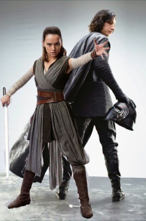 Rey and Kylo Ren Ray Star Wars, Disfraz Star Wars, Rey Costume, Star Wars Couples, Kylo Ren And Rey, Ben Solo, Star Wars Kylo Ren, Star Wars Love, The Last Jedi