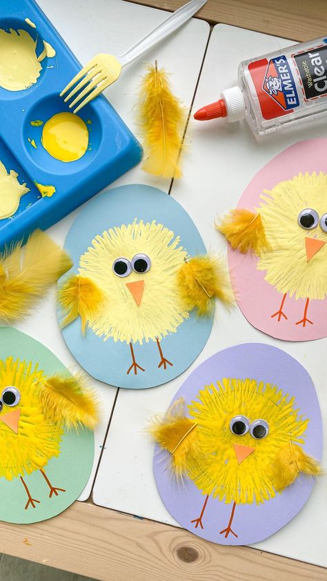 Kids Craft and Learning Page on Instagram: “Fork Printed Chick Craft 🐥 follow @abcdeelearning for more kids ideas” Crafts For 3 Yrs Kids, Activities For 3 Yrs Kids, Påskeaktiviteter For Barn, Chick Craft, Easter Chick Craft, Diy – Velikonoce, Easter Crafts Preschool, Easter Arts And Crafts, Fun Easter Crafts