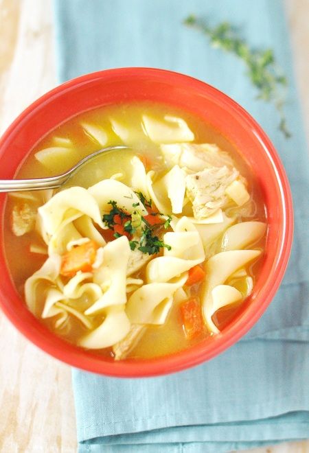 Quick Chick & Noodle Soup by Rachael Ray: A FreshOver Twist on Classic Chicken Noodle Soup — Savor The Thyme - Food, Family and Lifestyle Quick Chicken Noodle Soup, Classic Chicken Noodle Soup, Soup For The Soul, Noodle Soup Recipes, Quick Chicken, Crock Pot Soup, Food Family, Soup And Sandwich, Rachael Ray