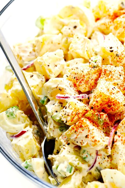 The BEST potato salad recipe!! Easy to make, naturally gluten-free, and always a crowd fave. Tips included for how to make yours with or without mayo, plus lots of other fun ingredients that you're welcome to add in (hello, bacon!). | gimmesomeoven.com #potato #salad #makeahead #side #potluck #summer #vegetarian #glutenfree Healthy Potato Salad Recipe, The Best Potato Salad, Best Potato Salad, Homemade Potato Salads, Best Potato Salad Recipe, Southern Potato Salad, Make Ahead Salads, Vegan Potato Salads, Classic Potato Salad