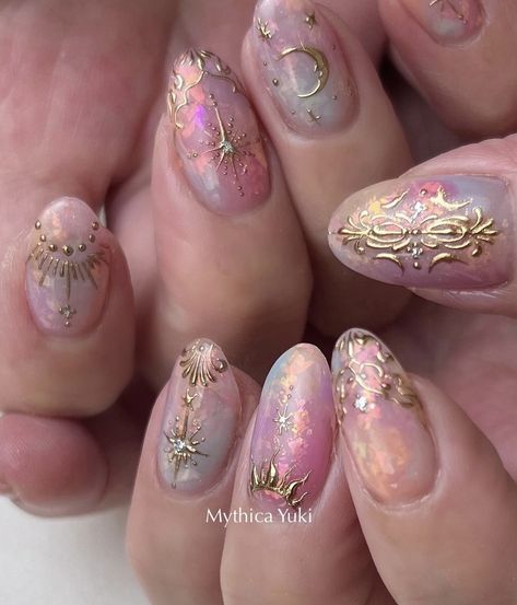 Gold Moon Nail Art, Ethereal Nail Art, Glinda Inspired Nails, Sailor Moon Inspired Nails, Celestial Nail Art, Ethereal Nails, Grad Nails, Mail Inspo, Space Nails