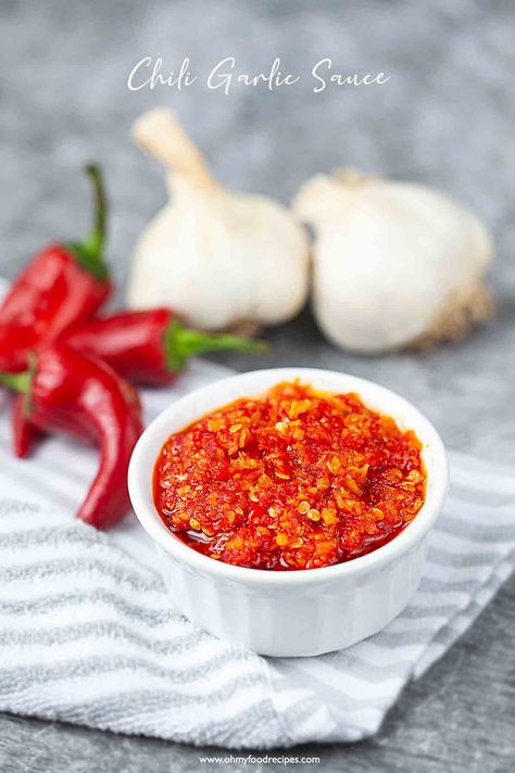 Recipes With Chili, Chili Sauce Recipe Canning, Chinese Pizza, Recipes With Chili Garlic Sauce, Asian Chili Garlic Sauce, Asian Chili, Pepper Sauce Recipe, Garlic Sauce Recipe, Chili Sauce Recipe