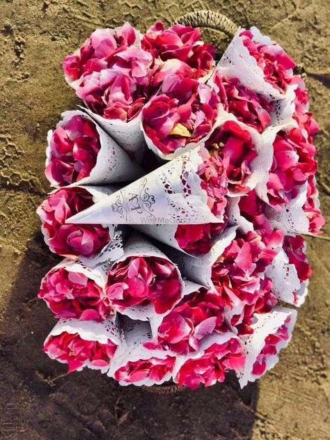 Flower Cones Wedding, Wedding Cones, Wedding Chura, Nikah Decor, Flower Cones, Paper Cones, Flower Shower, Wedding Register, Bridal Photos