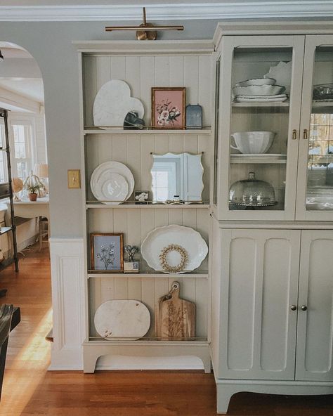 Plate Racks (for Displaying Platters, Serving Boards, and Plates!): Sunday Strolls + Scrolls - The Inspired Room Cabinet Plate Rack, Plate Racks In Kitchen, Spruce Goose, Plate Rack Wall, Platter Display, Kitchen Plate, Plate Rack, Plate Racks, Plate Display