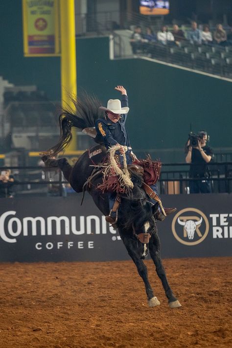 Rodeo Rider, Adidas Art, Bull Riders, Rodeo Life, Cowboy And Cowgirl, South Dakota, Horse Riding, Wyoming, Rodeo