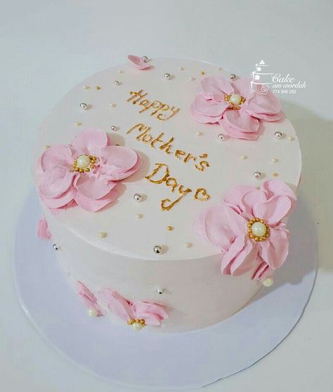 Simple Mother’s Day Cake Designs, Happy Birthday Cake For Mother, Cake Ideas For Mother's Day, Mothers Cake Designs, Cake Design For Mother's Day, Mom Birthday Cake Ideas Mothers Simple, Mother Birthday Cake Design, Small Mothers Day Cake, Cake Designs For Mothers Day