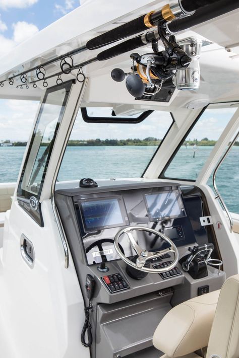 Boat Dashboard Ideas, Offshore Fishing Boats, Boat Console, Boat Canopy, Center Console Fishing Boats, Boat Beach, Sport Fishing Boats, Center Console Boats, Steel Deck