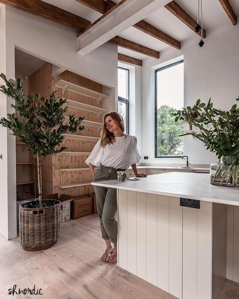 Susanna Hawkins on Instagram: “ad/ My new kitchen has worktops, hurray!⠀ .⠀ The worktops are from @cosentinouk , their Dekton range. Dekton is created from a blend of…” Natural Kitchens, Paper Bag Trousers, Textured Concrete, Minimal Kitchen Design, Green Apartment, Minimal Kitchen, Natural Kitchen, Small Apartment Living, Apartment Living