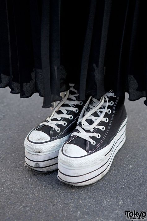 All Black Platform Converse, Chunky Converse, Converse All Star Platform, Black Platform Converse, Knee High Converse, High Converse, All Black Converse, All Star Platform, Layered Outfit