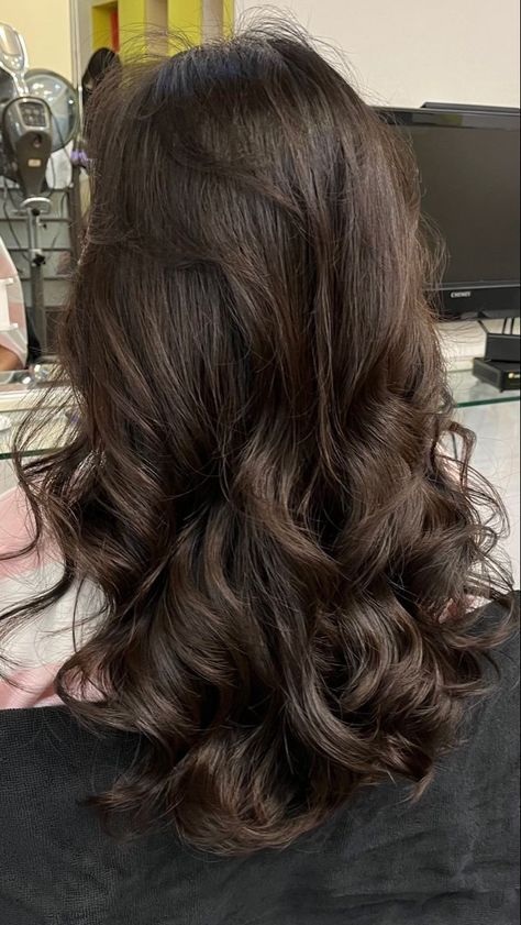 Plain Curl Perm, Long Brown Hair With Layers Wavy, Asian Curled Hair, Medium Loose Curls, Long Layered Hair Curly Waves, Loose Curls With Layers, Loose Permed Hairstyles, Slightly Curled Hair, Loose Curls Prom Hair