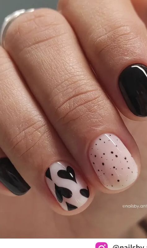 Trendy Black Nails, Nails Edgy, Colorful Nails, Nails Aesthetic, Cute Gel Nails, Shellac Nails, Black Nail, Short Acrylic Nails Designs, Short Nail Designs