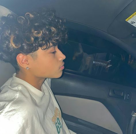 Fine Puerto Rican Guys, Fine Puerto Rican Men, American Hairstyles Men, Hispanic Boys Curly Hair, Highlights Brown Hair Men, Hispanic Boys, Boys Curly Haircuts, Wavy Perm, Egyptian Man