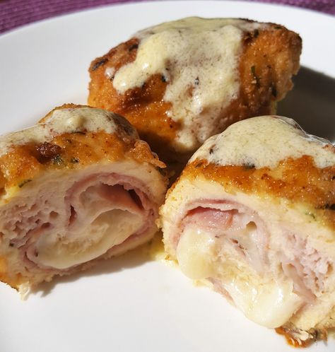 Chicken Cordon Bleu | Low Carb | Keto Recipes Cheesecake, Keto Approved Foods, Atkins Diet Recipes, Keto Diet Benefits, Low Carb Chicken Recipes, Starting Keto Diet, Chicken Cordon, Tater Tots, Chicken Cordon Bleu