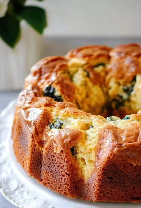 Breakfast Bundt Cake Casserole, Savory Bundt Cake, Healthy Bundt Pan Recipes, Bunt Breakfast Cake, Bundt Cake Breakfast Casserole, Bundt Cake Breakfast Recipes, Bundt Breakfast Casserole, Breakfast Bundt Casserole, Breakfast Bundt Cakes