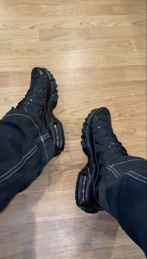 Black Shoe Outfits, Nike Tuned, Black Shoes Outfit, Shoe List, Tn Black, Shoe Outfits, Nike Tn, Shoe Ideas, Black Shoe