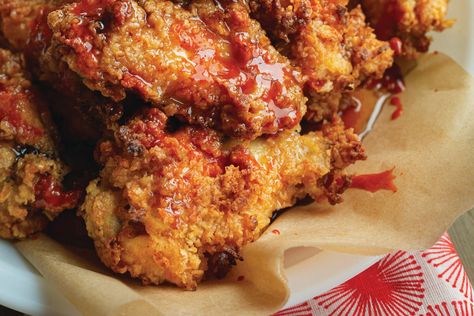 Instead of just using your more traditional flour, Mayes uses waffle mix to coat the chicken wings! Fried Chicken Southern, Making Fried Chicken, Waffle Fries, Fried Chicken Recipe, Southern Fried Chicken, Baked Mac, Waffle Mix, Fast Easy Meals, Winner Winner Chicken Dinner