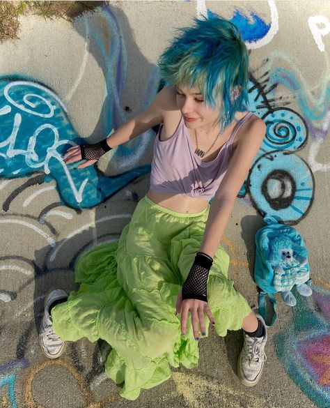 Colorful Nonbinary Outfits, Alt Clothes, Aesthetic People, Crop Top Skirt, Cool Fits, Hair Inspo Color, Alternative Outfits, Punk Fashion, Look Cool