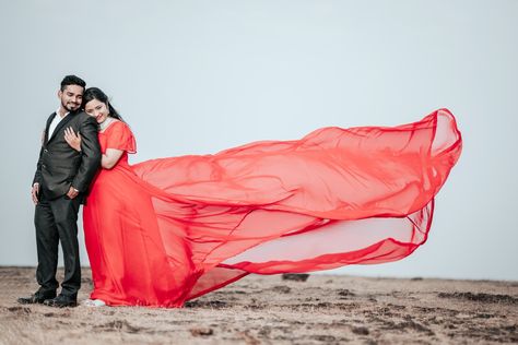 Pre Weeding Pose Photography Studio, Gown Pre Wedding Shoot, Pre Wedding Photoshoot Beach, Marriage Photoshoot, Pre Wedding Photoshoot Props, Indian Bride Photography Poses, Indian Wedding Poses, Pre Wedding Photoshoot Outfit, Indian Wedding Photography Couples